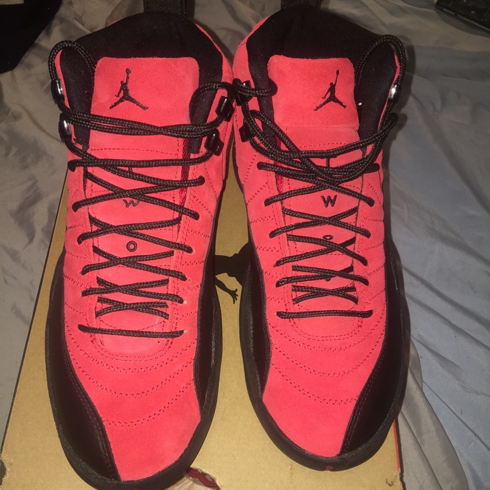 Jordan retro 12s